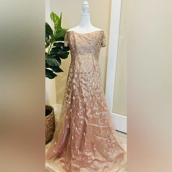 Evening Elegance - Picture 2 of 10